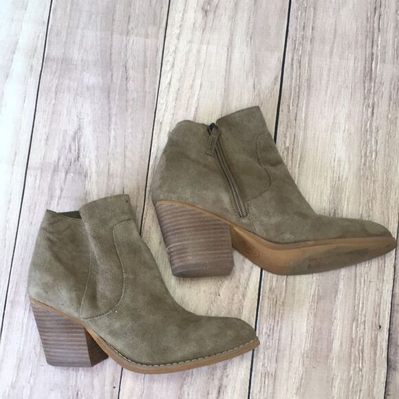 T&B Taupe Leather Block Heel Zip Ankle booties - Picture 3 of 10